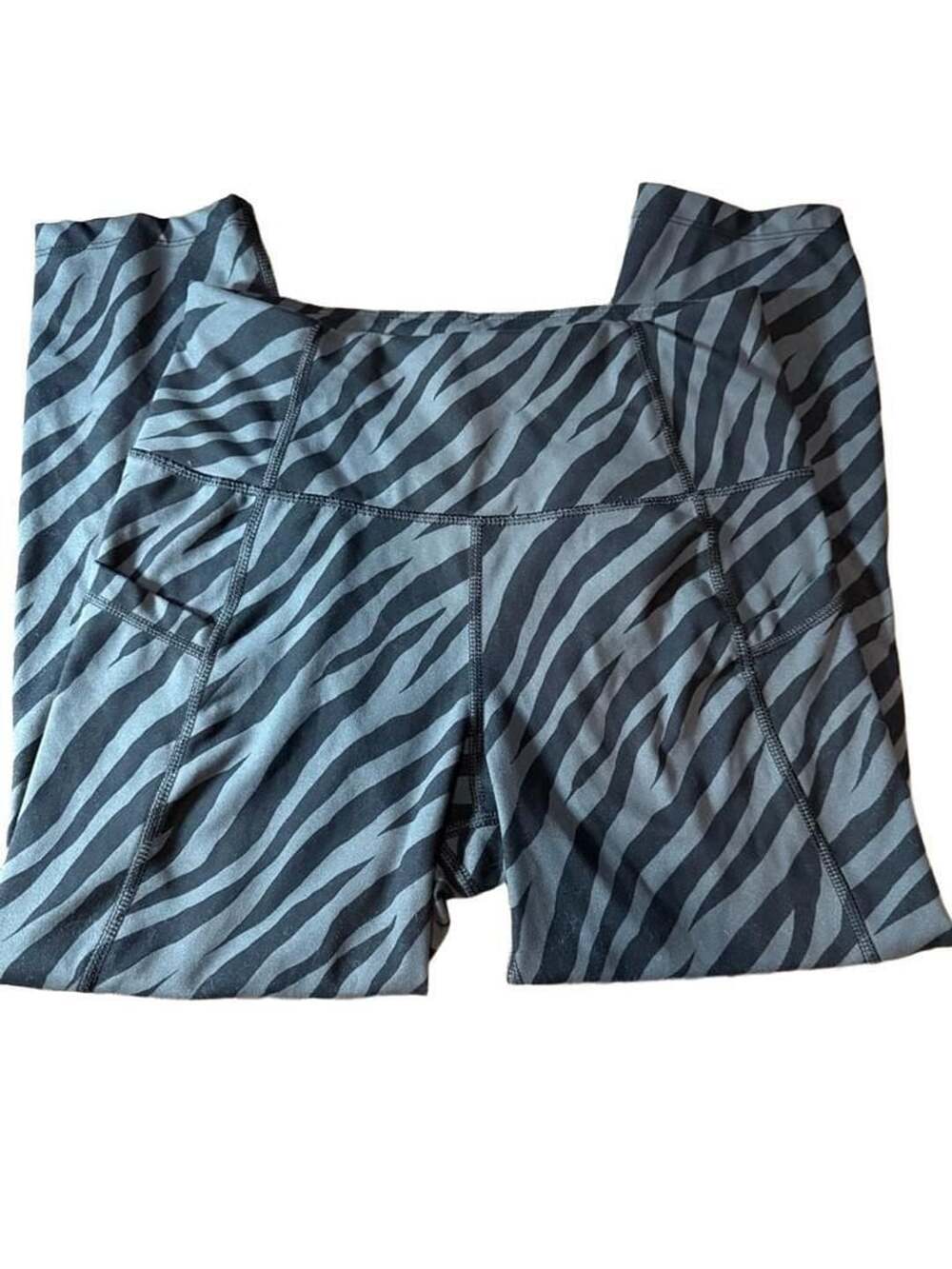 Avia Capri Leggings Size S 4-6 Black Gray Zebra Print Leggings with Pockets